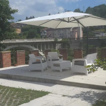 アパート Castello Della Dea Ponte nellʼAlpi